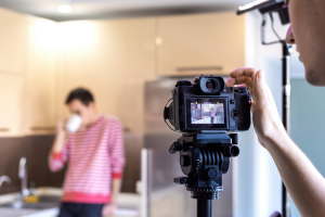 Dua Fotografer Tertangkap dalam Kasus Penyalahgunaan Posisi, Menyembunyikan Kamera di Kamar Model