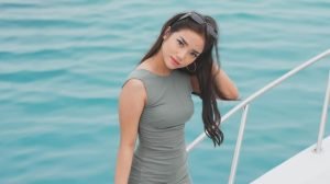 Video Pria Dikecup Saat Ulang Tahun Fuji Jadi Viral, Begini Reaksi Publik!