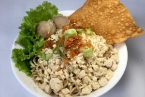 Cwie Mie Malang: Lezatnya Mi Lembut Berbalut Ayam Cincang ala Kota Apel