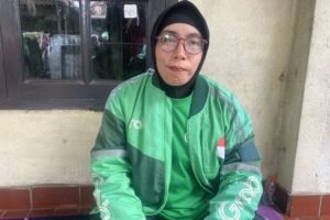 Devi, Kartini Jalanan: Mengaspal Demi Nafkahi Keluarga