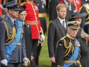 Raja Charles dan Pangeran Harry: Hubungan yang Tegang, Berbulan-Bulan Tak Saling Bicara