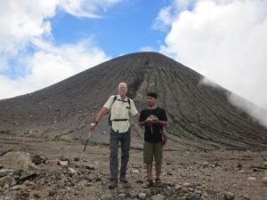 Gunung Gamalama Ternate: Keindahan Alam yang Menggugah Adrenalin