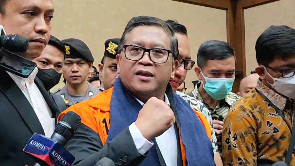 Bukan Sekadar Sidang: Penampilan Hasto di PN Tipikor Curi Perhatian Publik