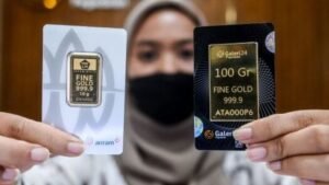 Harga Emas Antam Turun Lagi di Pegadaian, Peluang Cuan dengan Rp2.002.000 per Gram!