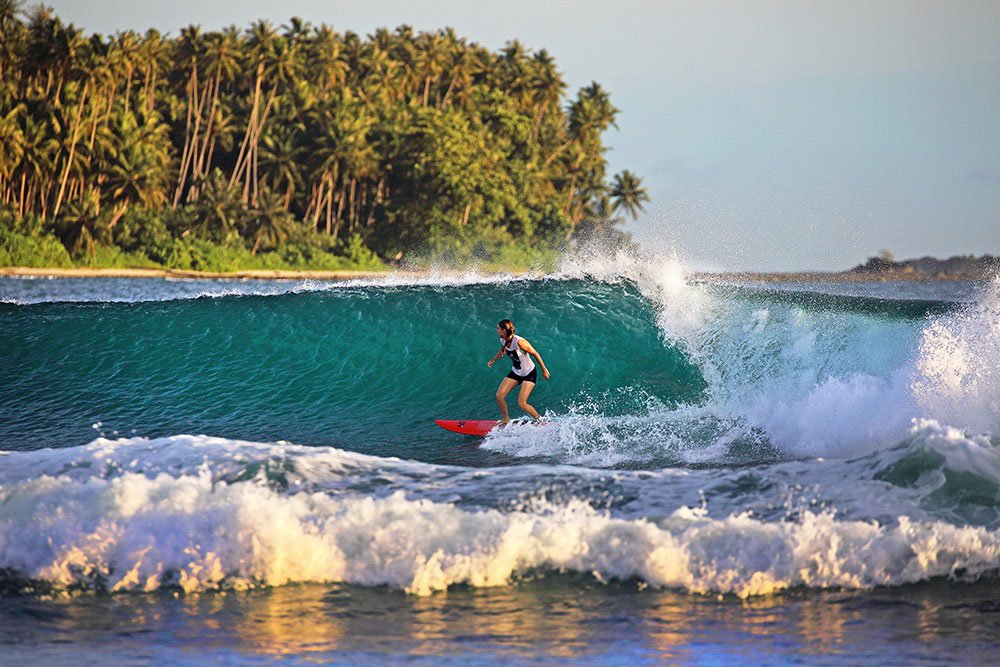 Lagundri: Surga Ombak Dunia di Ujung Selatan Nias
