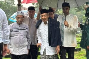 Tangis Langit di Jeruk Purut: Hujan Iringi Peristirahatan Terakhir Ibrahim Sjarief Assegaf