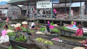 Pasar Terapung Lok Baintan Banjarmasin: Keunikan dan Daya Tarik Wisata Tradisional Kalimantan