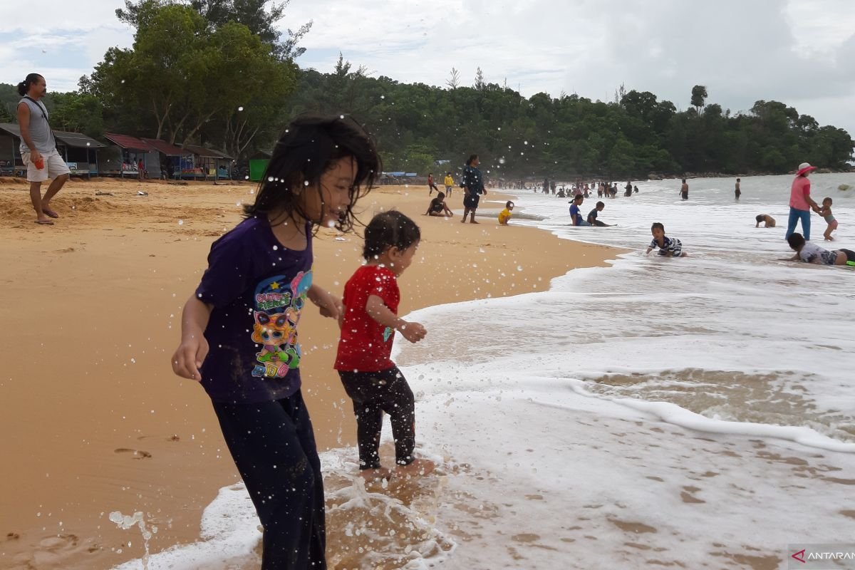 Pesona Tersembunyi di Kalimantan Barat: Menyelami Keindahan Pantai Kura-Kura Singkawang