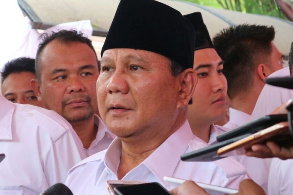 Blunder Tanpa Henti: Siapa Dalang di Balik Komunikasi Pemerintahan Prabowo yang Kacau?