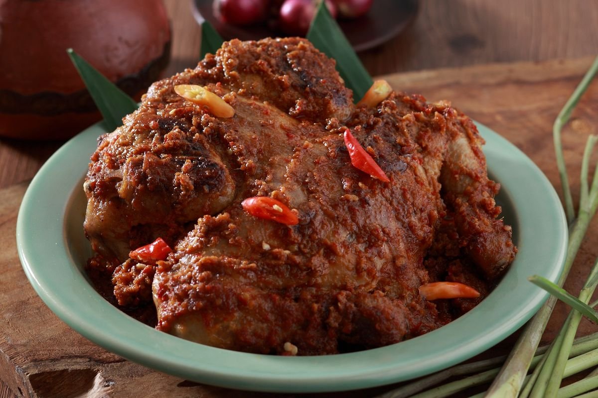 Ayam Cincane: Sajian Merah Membara dari Kalimantan Timur yang Bikin Ketagihan