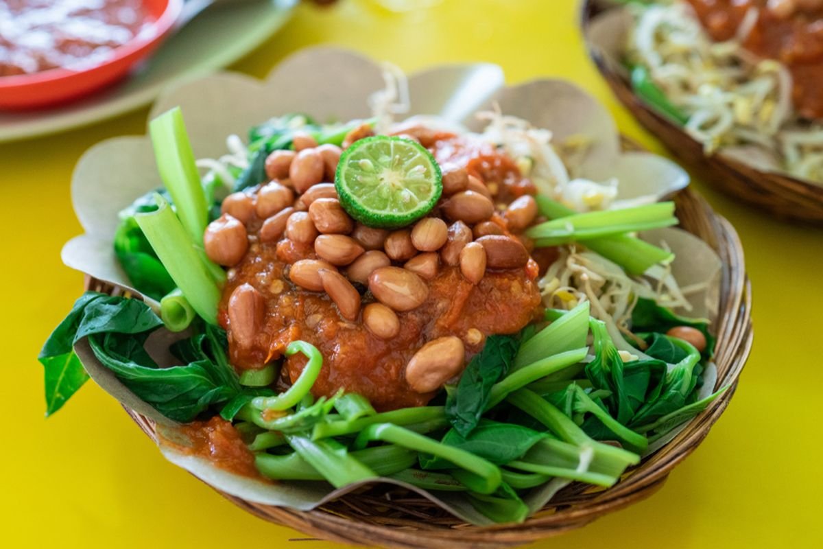 Plecing Kangkung Khas Lombok: Pedas Segar yang Bikin Ketagihan!