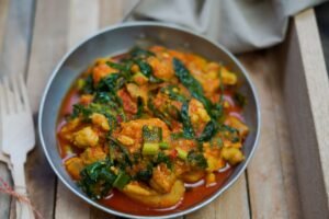 Ayam Woku Manado: Sensasi Pedas Gurih yang Bikin Lidah Ketagihan!