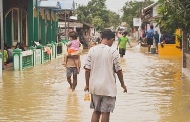 Hujan Sabtu Sore Bikin Panik: 6 RT di Jaksel Terendam Banjir Setinggi Hampir 1 Meter