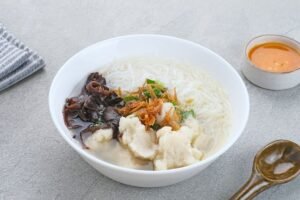 Melezatkan Hari dengan Semangkuk Tekwan Palembang: Kuliner Hangat yang Selalu Bikin Rindu