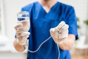 Tragedi di Ujung Jarum: Kisah Bayi di Bima yang Kehilangan Tangan karena Infus