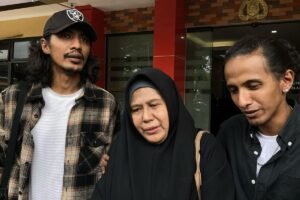 Doa Seorang Ibu: Kekuatan di Balik Kasus Vadel Badjideh vs Nikita Mirzani