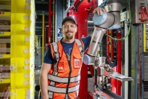 Vulcan, Si Robot Peka Sentuhan: Terobosan Baru Amazon di Dunia Otomatisasi!