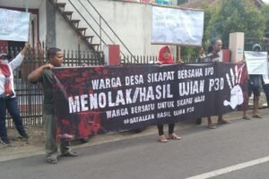 Heboh! Anak dan Keluarga Kades Lolos Perangkat Desa Sikapat, Warga Banyumas Protes Dugaan Kecurangan