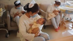 Bonus Bayi: Negara-Negara Ini Bayar Warganya Demi Cegah Krisis Populasi!