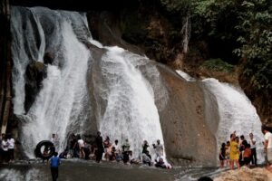 Surga Kupu-Kupu dan Gua Purba: Jelajahi Taman Nasional Bantimurung Bulusaraung yang Memikat