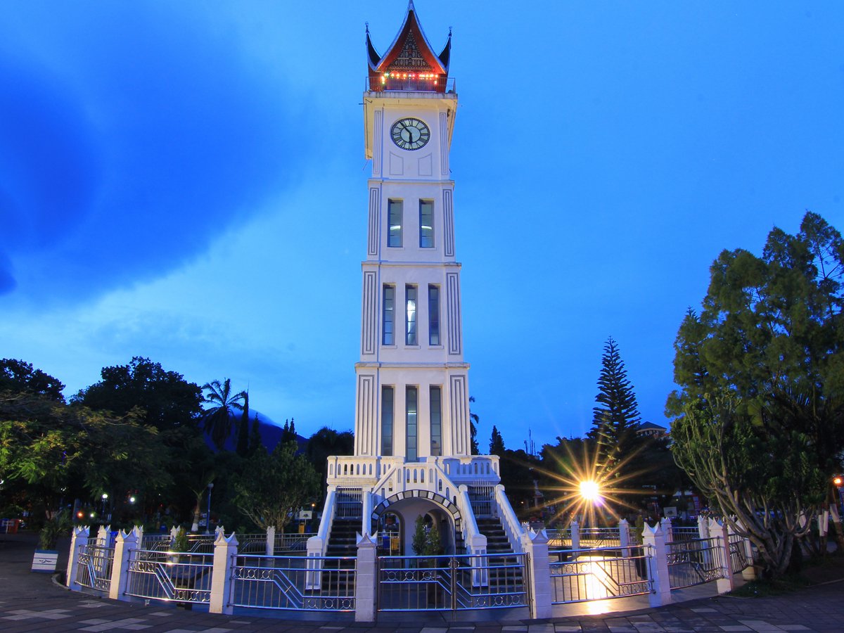 Jam Gadang Bukittinggi: Mahakarya Ikonik di Jantung Sumatera Barat