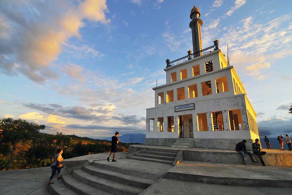 Nosarara Nosabatutu: Monumen Perdamaian yang Membanggakan Kota Palu