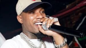 Rapper Tory Lanez Ditusuk di Penjara: Luka Serius dan Keamanan yang Dipertanyakan