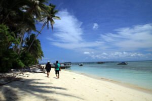 Surga Tersembunyi di Ujung Kalimantan: Pesona Abadi Kepulauan Derawan