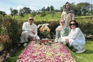 Momen Haru BCL dan Tiko Zulkarnain di Makam Ashraf Sinclair: Curahan Hati tentang Noah yang Kini Remaja