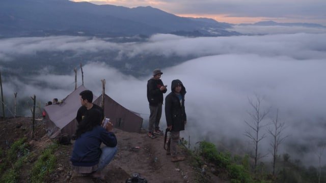 Buntu Liarra: Surga Tersembunyi di Atas Awan dari Sulawesi Barat