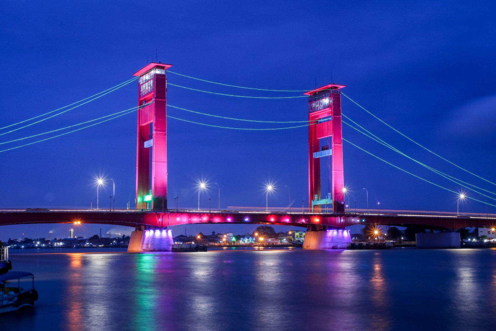 Jembatan Ampera Palembang: Ikon Bersejarah yang Menghubungkan Lebih dari Sekadar Dua Sisi Sungai
