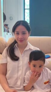 Gemas dan Viral! Rayyanza & Nagita Slavina Ikut Tren Senyum Kim Seon Ho