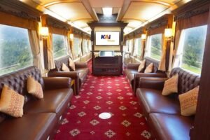 Sensasi Naik Kereta Wisata: Lebih dari Sekadar Pemandangan, Ini Pengalaman!