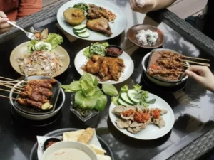 Lebaran di Meja Makan: Tren dan Tradisi Kuliner yang Meriah di Hari Raya