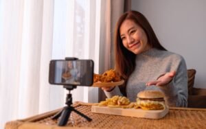 Tentu, mari kita susun artikel tentang rekomendasi food vlogger yang informatif dan menarik.